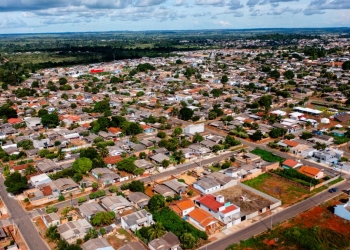 Mauro Mendes percorre municípios e libera obras de infraestrutura, educação e apoio à agricultura