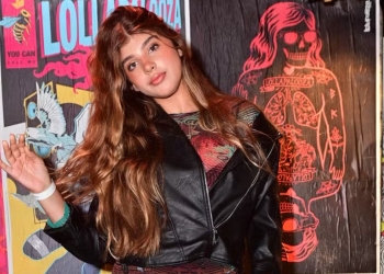 Sofia Massafera marca presença no 2º dia de Lollapalooza com look cheio de estilo