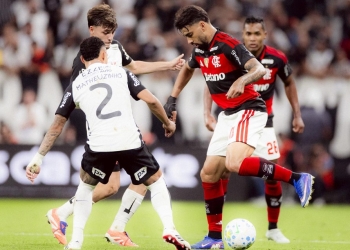 Corinthians e Flamengo ficam no 1 a 1 em duelo eletrizante