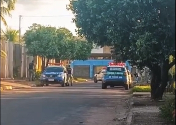 Médico atira contra policiais, é baleado de raspão e se rende após negociação