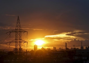 Confira as dicas para reduzir o consumo de energia nos dias mais quentes do ano