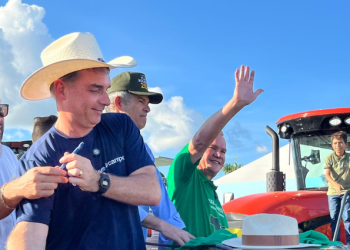 Fagundes, ao minimizar palanque duplo de Flávio Bolsonaro em MT: “Ninguém ganha sozinho”