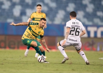 Cuiabá perde para o Ceará e vê zona de rebaixamento se aproximar no Brasileirão