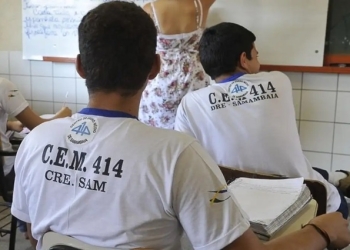 Pé-de-Meia reduz abandono escolar no ensino médio em 43% em dois anos