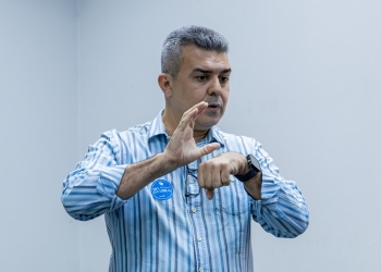 Alunos da rede municipal terão aulas de libras após parceria da Prefeitura de Cuiabá com a UFMT