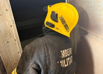 Corpo de Bombeiros combate incêndio em silo de grãos em Pontes e Lacerda