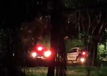 Suspeito envolvido em sequestro e extorsão de empresário morre em confronto com a polícia