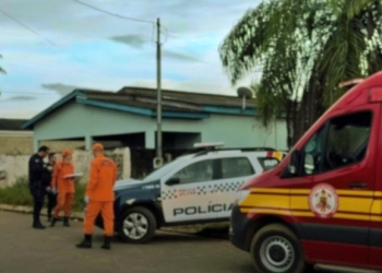 Homem é executado a tiros e corpo é encontrado em avenida