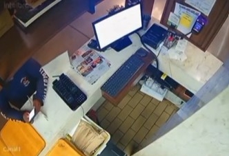 Vídeo mostra inicio da briga entre entregador e funcionário de shopping; veja