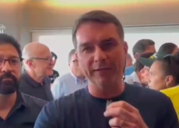 Flávio Bolsonaro desembarca em Sinop para agenda estratégica com lideranças do agronegócio