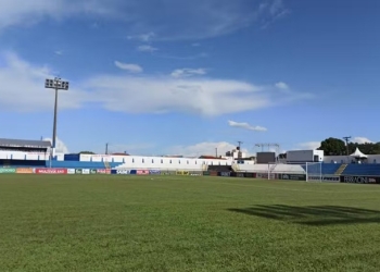 Após atraso salarial e treinos suspensos, Goiatuba recebe o Mixto em jogo que vale a liderança