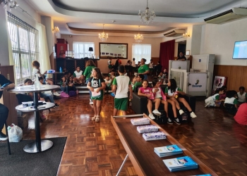 Livro com histórias “da Vovó do Coxipó” é lançado e distribuídos para alunos de Cuiabá