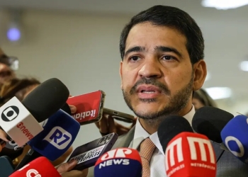 Parecer da indicação de Jorge Messias ao STF é lido na CCJ do Senado