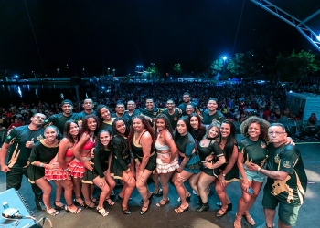 Com 30 dançarinos, grupo de lambadão leva história ao palco em Cuiabá