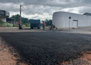 Força-tarefa fecha trimestre com cerca de 10.500 buracos tapados em Cuiabá