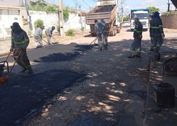 Mutirão amplia tapa-buracos para nove bairros na região sul, Cidade Verde e Santa Rosa