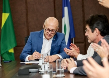 Estado e Município firmam parceria para revitalização de quadras e campos em bairros de Cuiabá