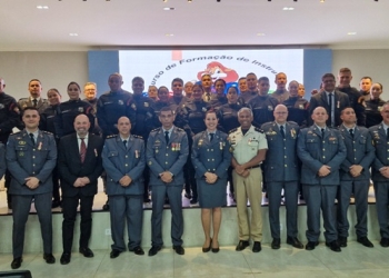 Policiais militares concluem curso do Proerd e recebem credenciamento internacional