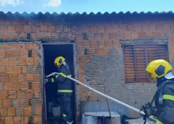 Incêndio em quitinete mobiliza equipes do Corpo de Bombeiros em Primavera do Leste