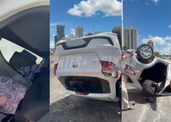 Carro de aplicativo capota em trincheira e passageira é socorrida pelo Samu