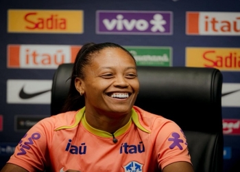 Ary Borges relembra época como gandula de Arthur Elias e projeta parceria na Copa do Mundo de 2027