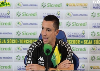 Eduardo Barros explica confusão e critica Carpini: “Ele não tem o direito de encostar no meu auxiliar”