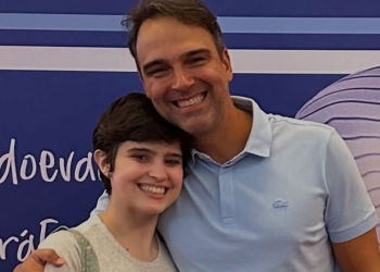 Filha de Tadeu Schmidt revela que ajudou o pai a criar discurso de eliminação no BBB 24