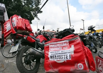 Motoristas e entregadores realizam mobilização contra PL que regulamenta trabalho nas plataformas