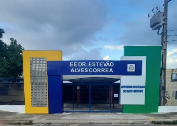 Estudante expõe episódios de caos e violência em escola estadual na capital