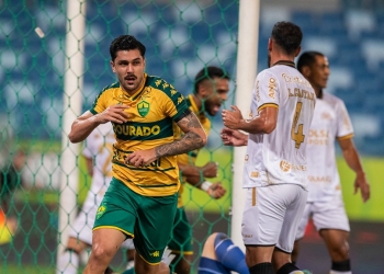 Cuiabá cede empate ao Criciúma no fim e segue pressionado no Brasileirão