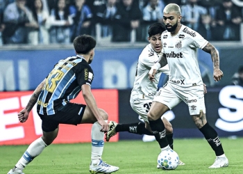 Grêmio vira sobre o Santos, empurra o Peixe para o Z4 e amplia pressão no Brasileirão