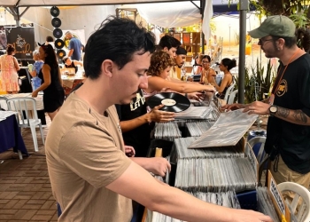 Casa Cuiabana recebe 33ª edição da Feira de Vinil e Criatividade neste sábado