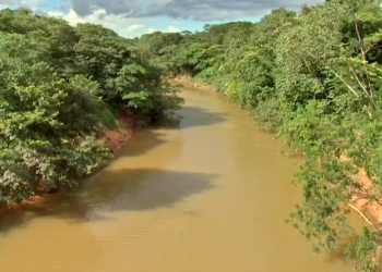Justiça determina retirada de caseiro de chácara às margens do Rio Coxipó em Cuiabá