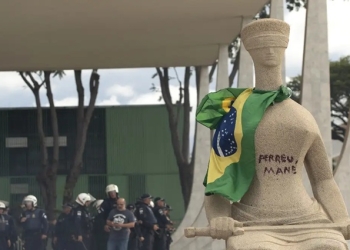 Moraes rejeita revisar pena de Débora do Batom, condenada pelo 8/1
