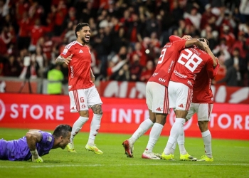 Inter vence o Fluminense e se afasta do Z4 do Brasileirão