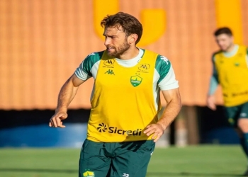 Alan Empereur entra na reta final de recuperação e deve voltar aos gramados nas próximas semanas