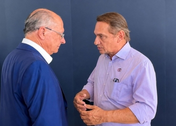Wilson e Alckmin trocam impressões sobre ferrovia e agroindústria durante inauguração em Dom Aquino