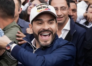 Candidato de direita La Espriella vence disputa acirrada na Colômbia