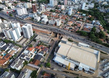 Obras do novo viaduto da Avenida Miguel Sutil avançam para etapa de lançamento de vigas