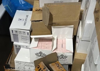 Homem é preso com 600 perfumes e peças de celulares sem nota fiscal em ônibus na BR-364