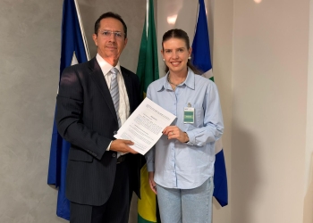 Rafaela Fávaro leva ao MPF pedido de investigação sobre contratos da Educação de Cuiabá