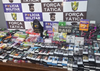 Força Tática apreende mais de 2 mil cigarros eletrônicos e fecha depósito clandestino