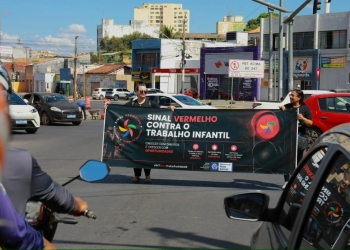 Setasc realiza mobilização no Dia Mundial de Combate ao Trabalho Infantil no Centro de Cuiabá