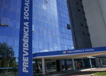 Fila do INSS cai ao menor nível em 21 meses, com 1,8 milhão de pedidos
